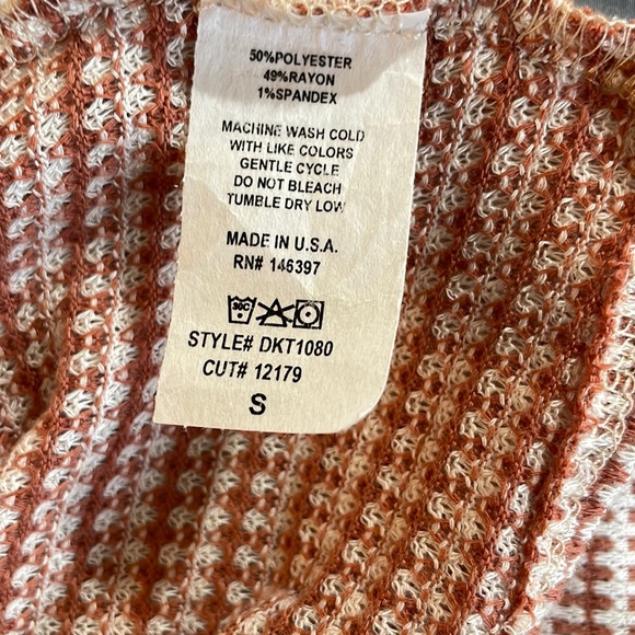 Endless Blue | Mid Sleeve Front Tie Crop Top - Picture 6 of 7